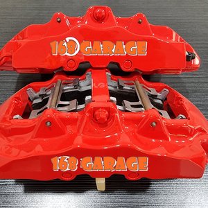 คาลิเปอร์เบรค Brembo 8 pot ทำสีใหม่ สภาพสวยจัดครับ ผ้าเบรคใช้ได้อีกเยอะ