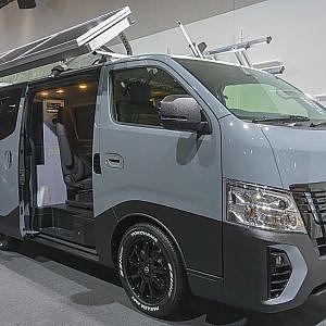 NISSAN NV350 Powered Base for PRO 日産キャラバン リーフ 再生バッテリー搭載 電源基地 - TAS2023 東京オートサロン2023