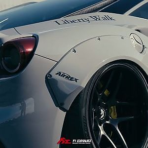 Battle Liberty Walk Ferrari 488 GTB Widebody vs Ferrari 458 Speciale powered by FiExhaust