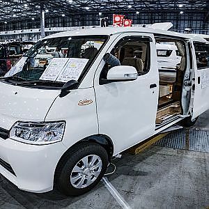 シュピーレン 1人掛けバタフライシート 標準家具仕様 タウンエースバン LITEACEVAN TOKYO CAMPING CAR SHOW 2021 - 東京キャンピングカーショー2021