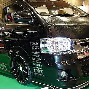 (4K)LEGANCE TOYOTA 200 HIACE WIDE body kit レガンス200系ハイエースワイドカスタム - 大阪オートメッセ2018