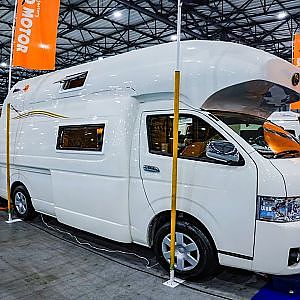 KATO MOTOR ハイエースDD ハイルーフ HIACE DD Highroof TOKYO CAMPING CAR SHOW 2021 - 東京キャンピングカーショー2021