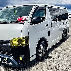 TOYOTA HIACE customized bodykit SBM Osaka2021 - SBM大阪2021 カスタムハイエース イエローヘッドライト