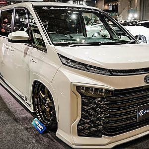 KUHL JAPAN KRUISE 90 VOXY bodykit クール 90系 ヴォクシー エアロキット - TAS2023 東京オートサロン2023