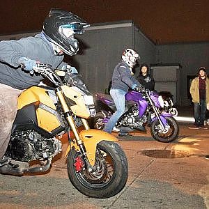 Scooter STREET RACING - Micro Cash Days!