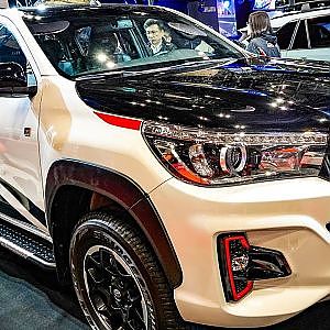 (4K)HILUX GR-SPORT TOYOTA GAZOO Racing トヨタ ハイラックスGRスポーツ 左ハンドル - TOKYO AUTO SALON 2020