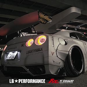 Battle BMW M4 vs Nissan GT-R R35 Liberty Walk Wide Body / What Are You Most Like?