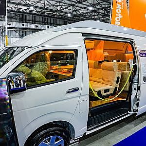 KATO MOTOR ハイエース バンコン 雪国断熱886 HIACE TOKYO CAMPING CAR SHOW 2021 - 東京キャンピングカーショー2021