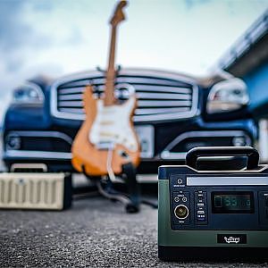 CarryLike Potable Power Station CM - streetlive - produced by J-AutoShow -  キャリライク ポータブル電源 非公式CM