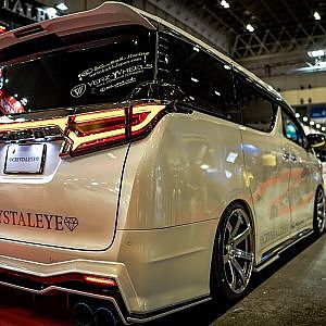 CRYSTALEYE TOYOTA ALPHARD modified TAS2022 クリスタルアイ 30系 アルファード デモカー ファイバー LED テール - 東京オートサロン2022