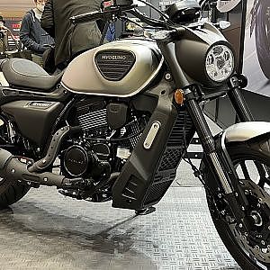 HYOSUNG GV250DRA TOKYO MOTORCYCLE SHOW 2023 - ヒョースン ニーハンVツインエンジン搭載 東京モーターサイクルショー2023