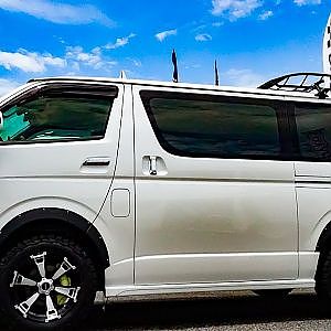 (4K)GR8 STYLE TOYOTA 200 HIACE LIFTUP Custom GR8スタイル 200系ハイエース リフトアップ仕様 - SBM大阪2018